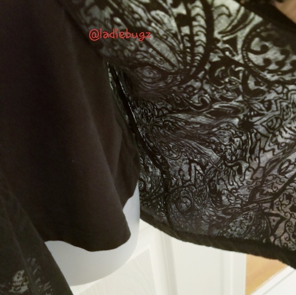 Mercer & Madison Sleeveless Twist Front Top - Picture 3 of 6